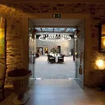 Hotel Komentu Maitea