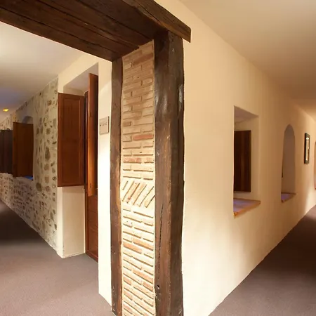 Komentu Maitea Hotell