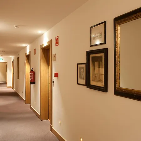 Komentu Maitea Hotell 4*