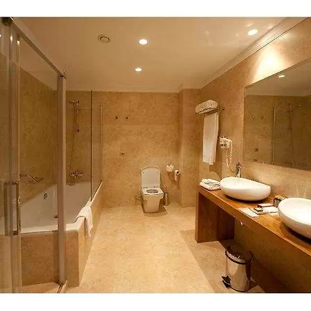 Komentu Maitea Hotell
