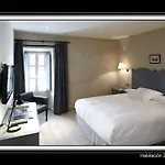 Hotel Komentu Maitea 4*