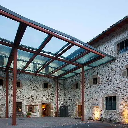 Hotel Komentu Maitea