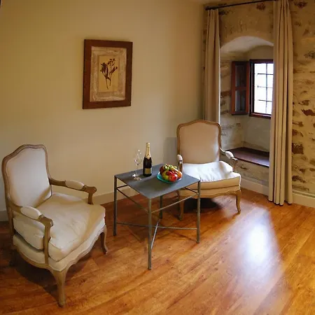 Komentu Maitea Hotel 4*