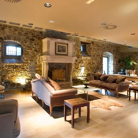 Hotel Komentu Maitea 4*