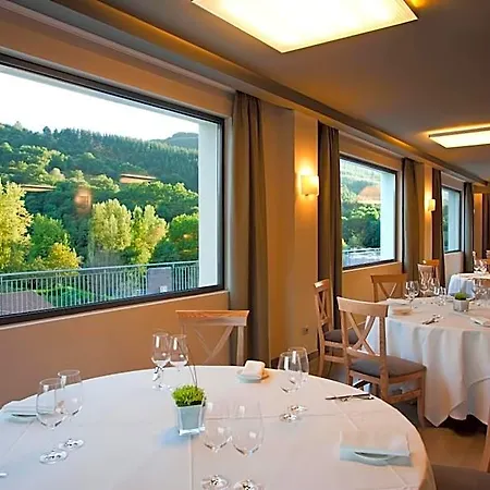 Hotel Komentu Maitea 4*