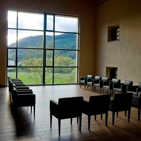 Komentu Maitea Hotel 4*