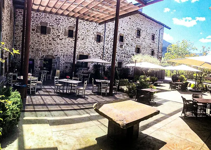 Hotel Komentu Maitea 4*