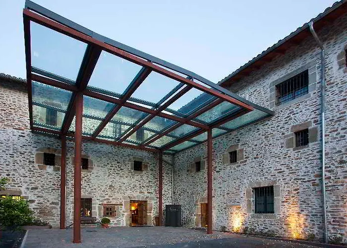 Hotel Komentu Maitea