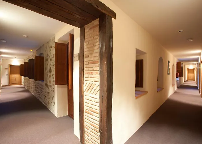 Komentu Maitea Hotel