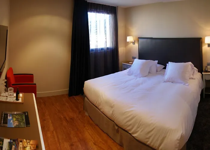 Komentu Maitea Hotel