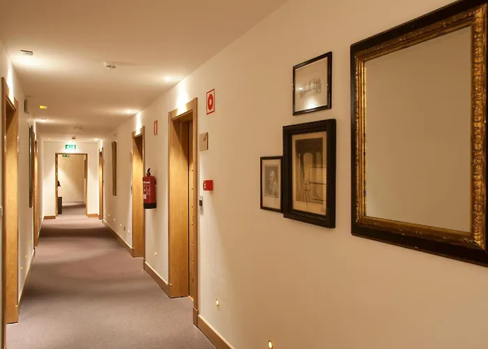 Komentu Maitea Hotel 4*