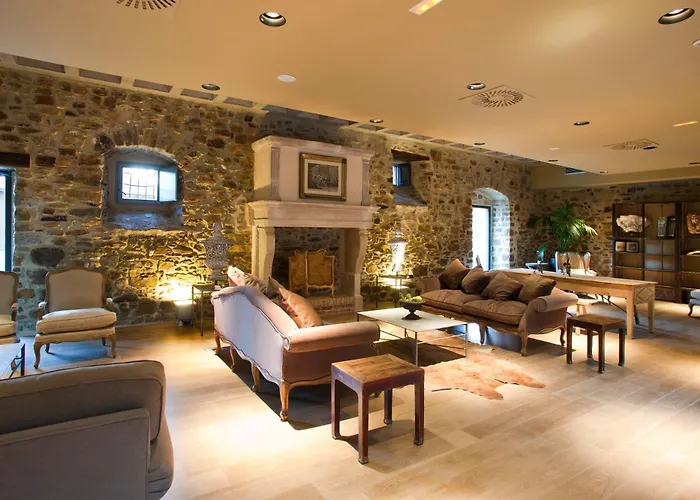 Hotel Komentu Maitea 4*