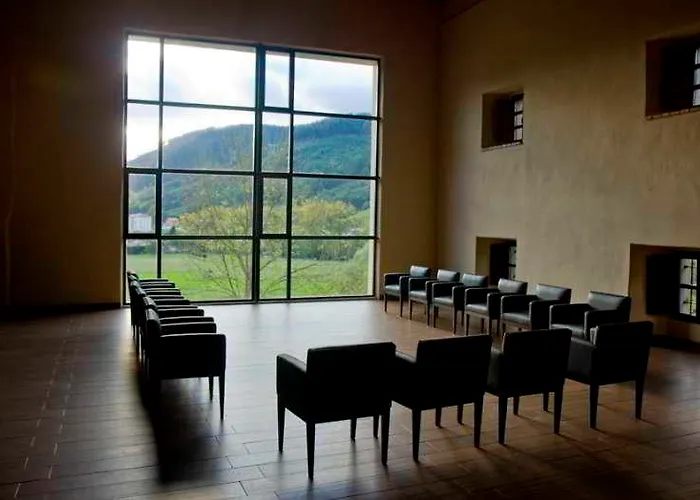 Komentu Maitea Hotel 4*