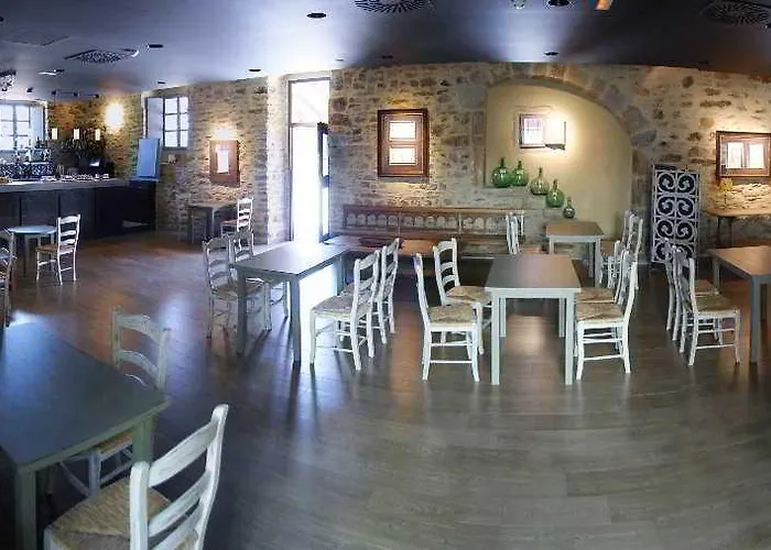 Hotel Komentu Maitea